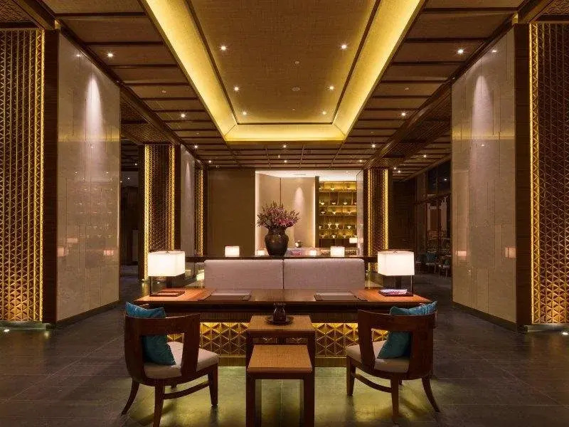21° Holiday Hotel
