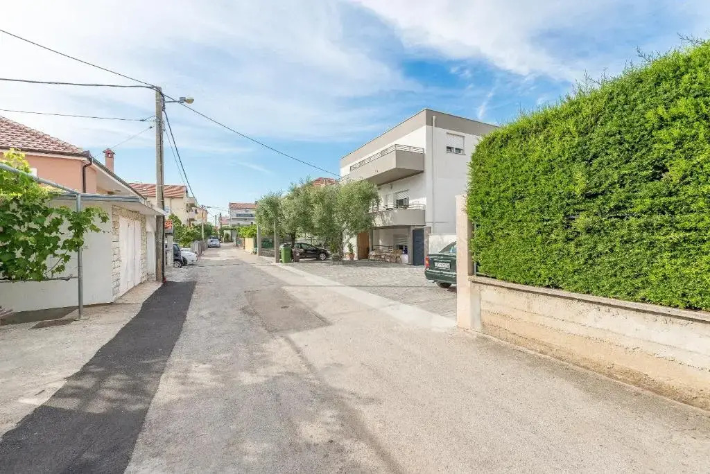 Apartments Villa Odesa with shared pool