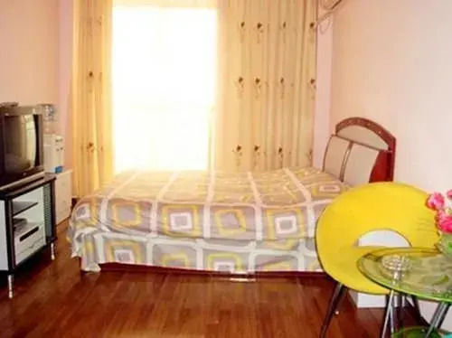 Luoyang Rose Family Apartment