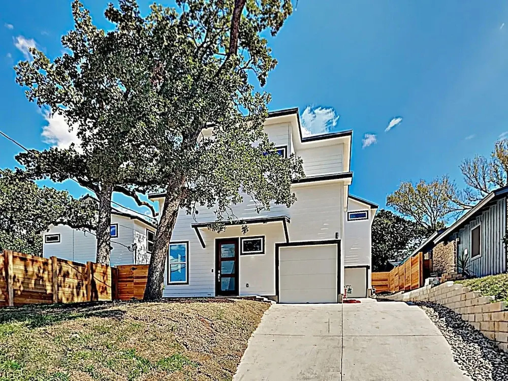 New Listing! Newly Built Luxe Getaway W/ 2 Suites Condo