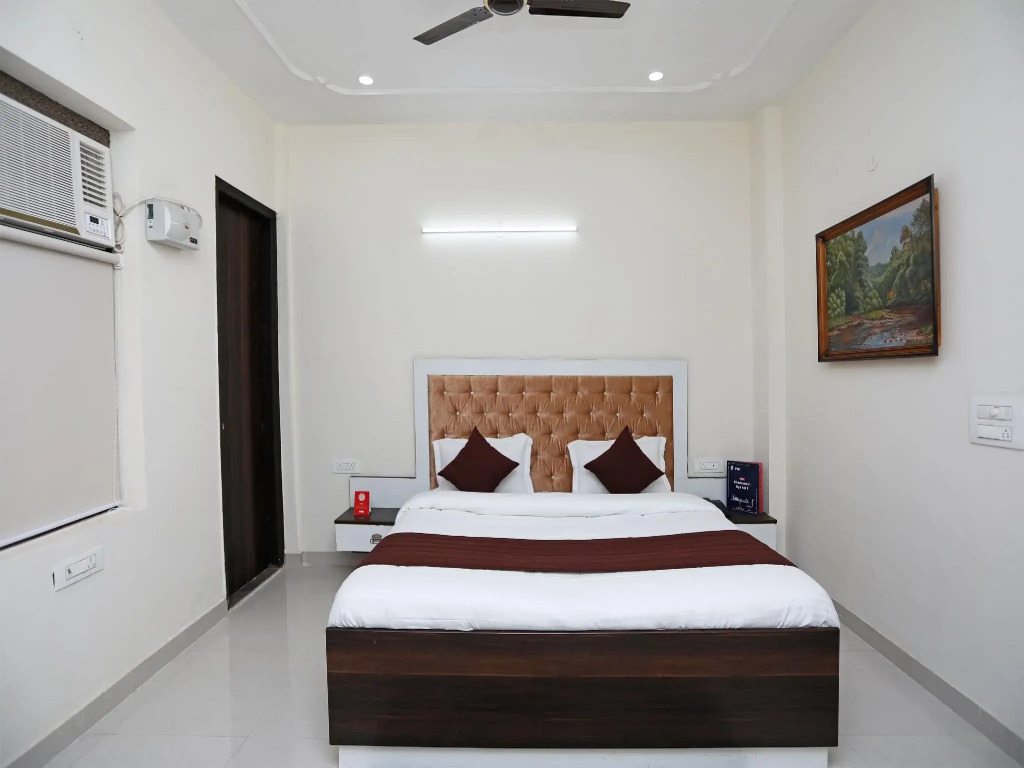 OYO 13555 Corporate serviced apartments Hotel