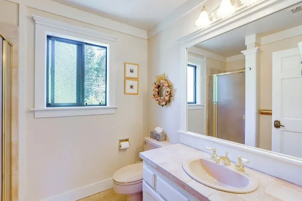 Spacious Tahoe City Retreat < 2 Mi to Lake Tahoe!