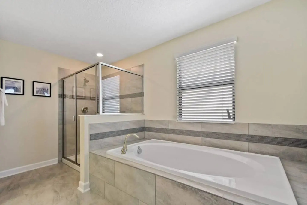 Splendid home with private pool and game room near Disney
