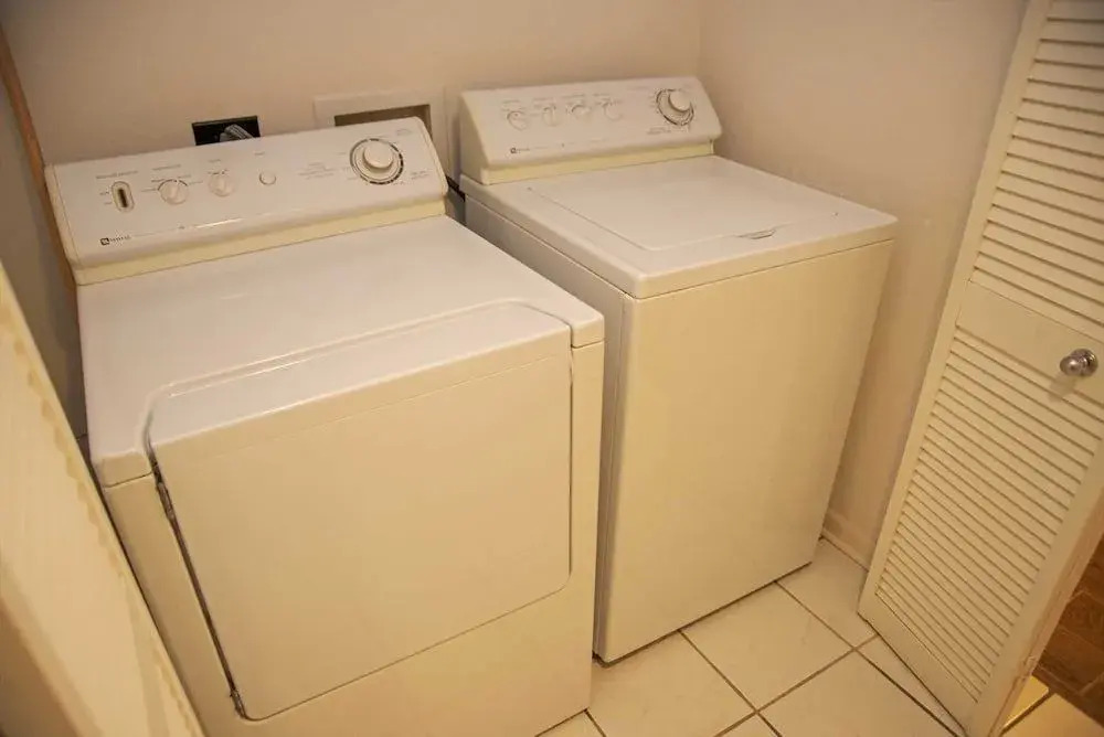 Phoenix VI 815 3 Bedrooms 2 Bathrooms Condo