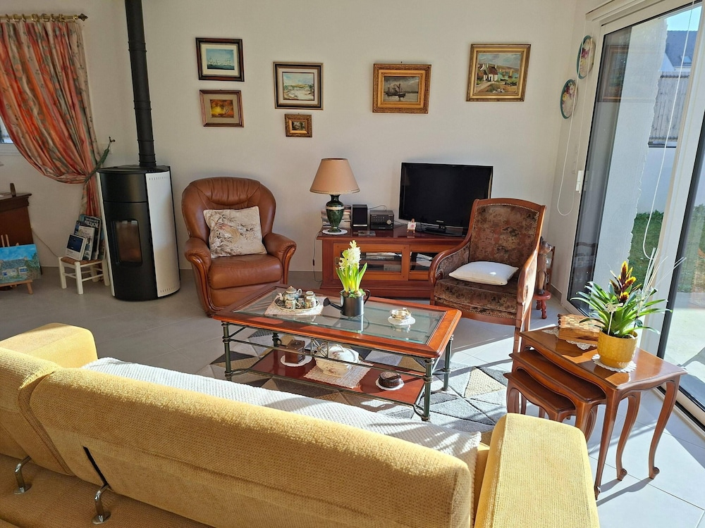 Ground Floor Holiday Home in Plestin des Greves
