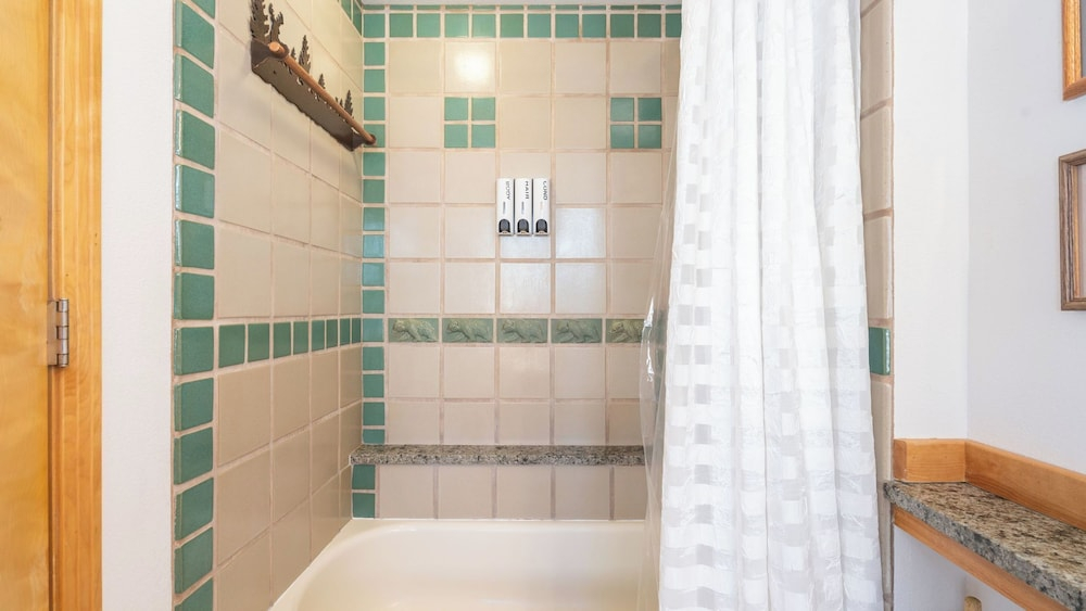 Lulu City 4B by Avantstay Beautiful Condo 100 Yards From Lift #7 Permit #:3639