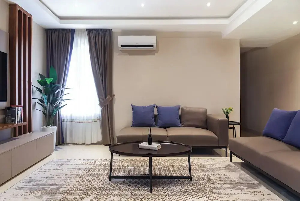 Phoenix Imperial Hotel and Apartment