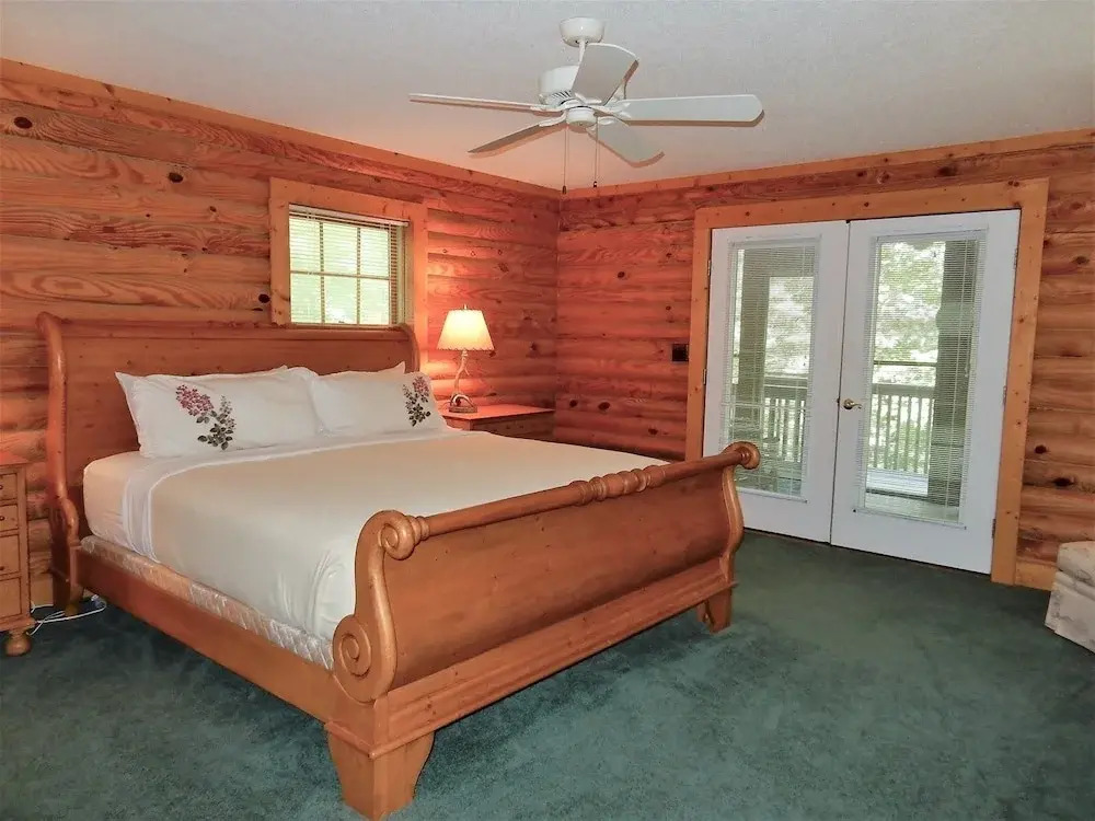 Lazy Bear Lodge