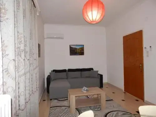 Cozy Apartment For 2-5 People-Center Tripoli