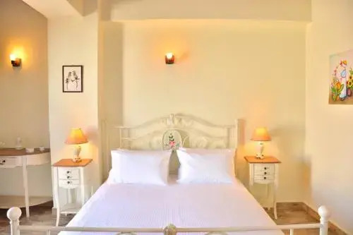 Luxury Suites in Panormo