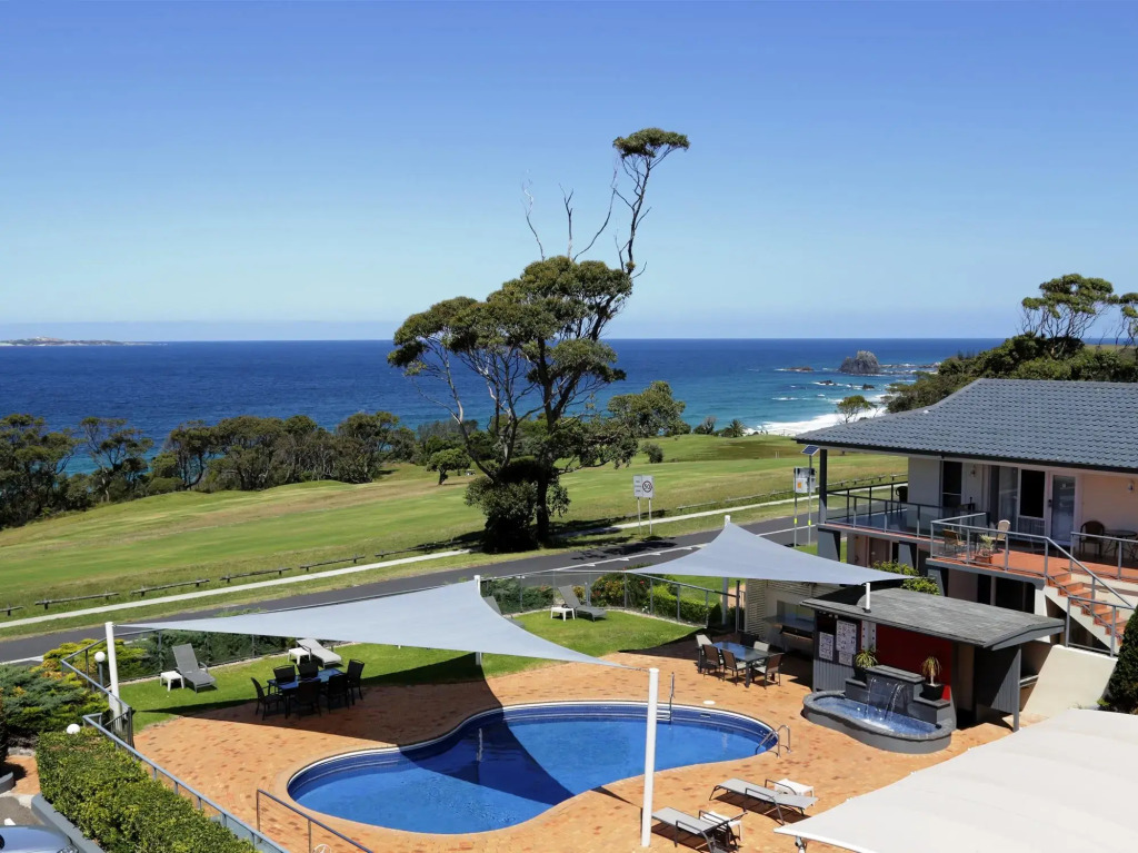 Amooran Oceanside Apartments and Motel