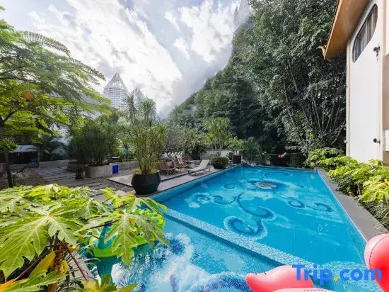 T12 Fuju Leisure Resort Hotel (Xingguang Night Market Branch, Jinghong Gaozhuang, Xishuangbanna)