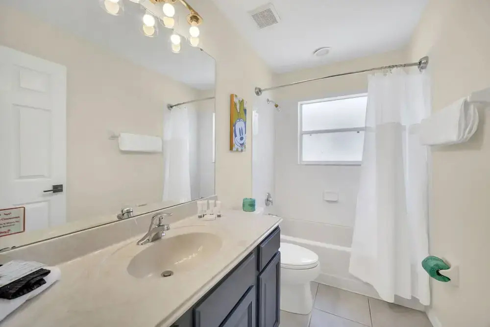 Spacious Villa: Pool, Game Room & Themed Rooms