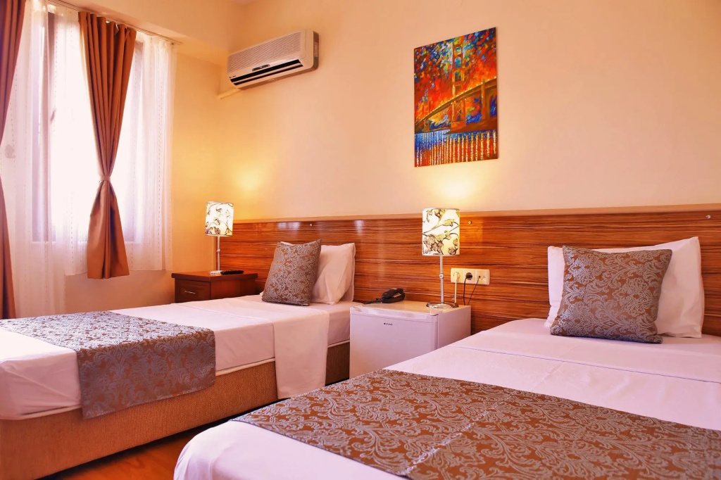 Amphora Hotel