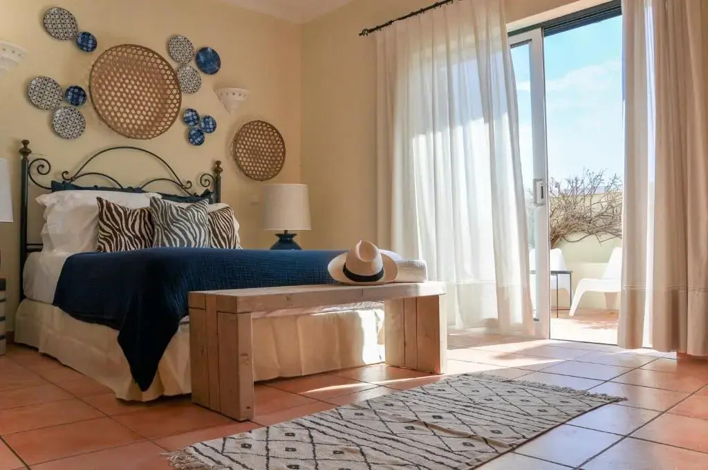 2BDR Townhouse Duplex with Pool by LovelyStay
