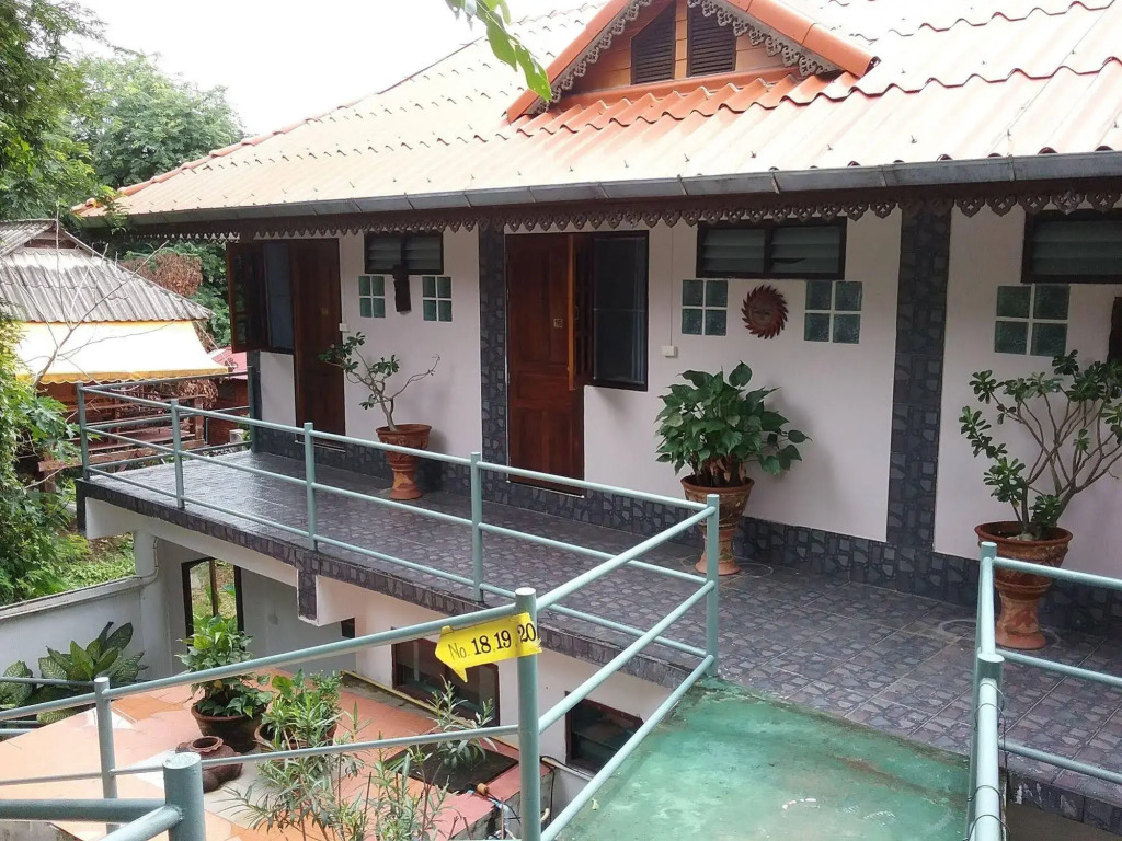 เรือนแฝด Brook view