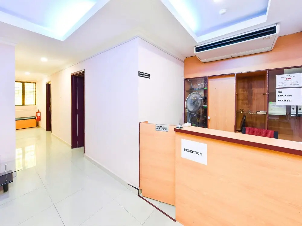 Super OYO 90562 J Hotel PJ