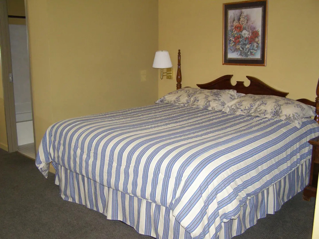 FIRST WESTERN INN
