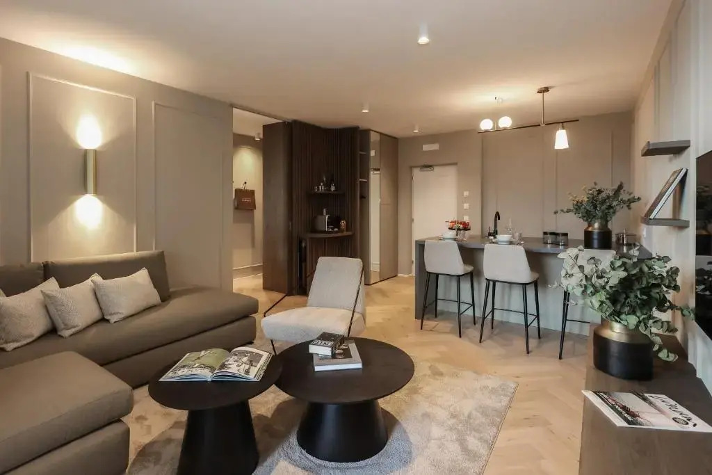 Lingers Suites & Residence