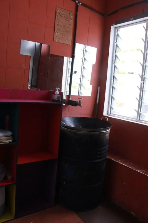 DIY Dorm - Hostel