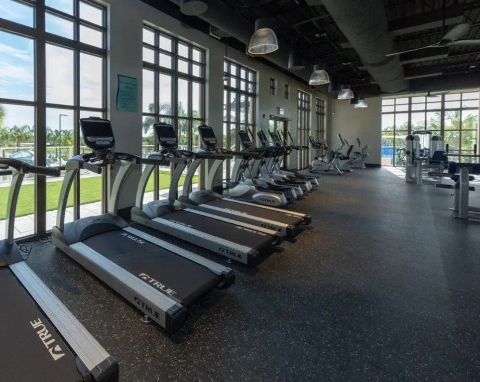 7BR Family Resort - Pool and Hot Tub Near Disney