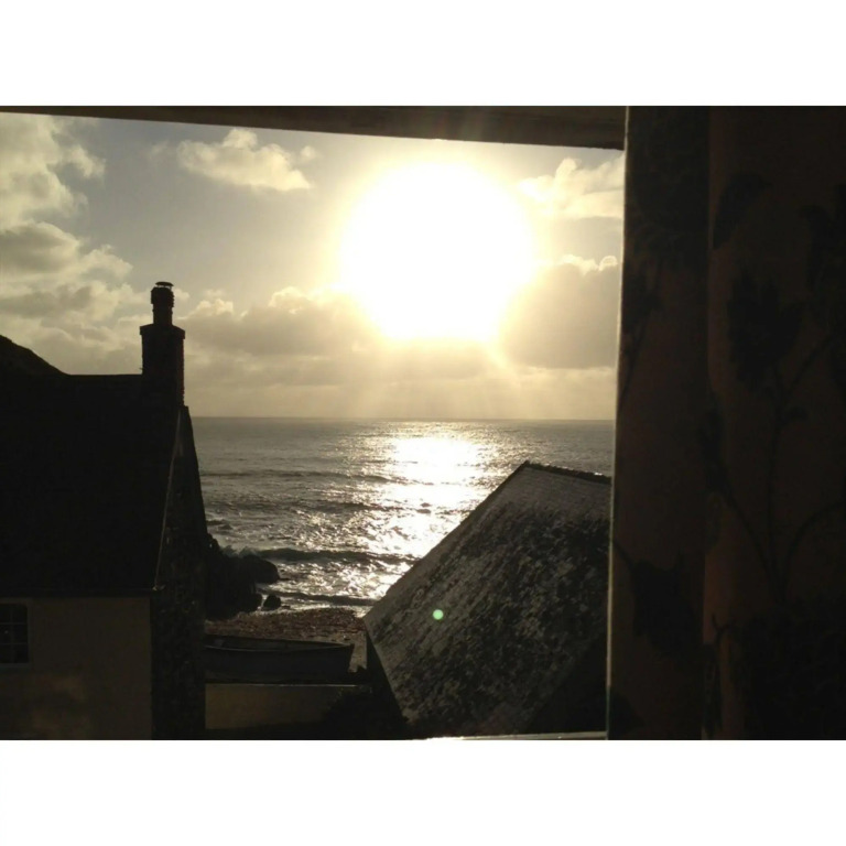 Cadgwith Cove Inn