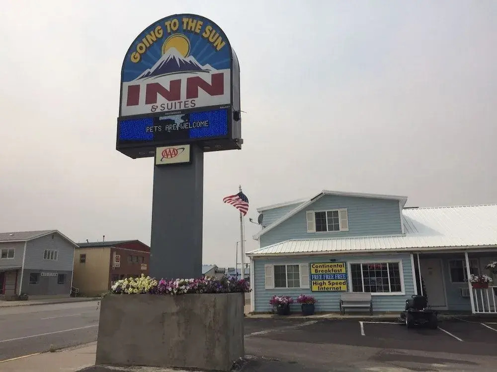 Going To The Sun Inn And Suites