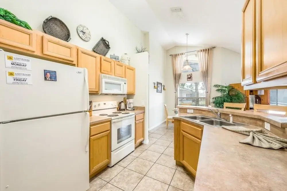 4BR Pool Home Emerald Island by SHV-8540