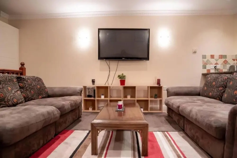 3-bed Apartment 5 Mins Walk to Boscombe Beach