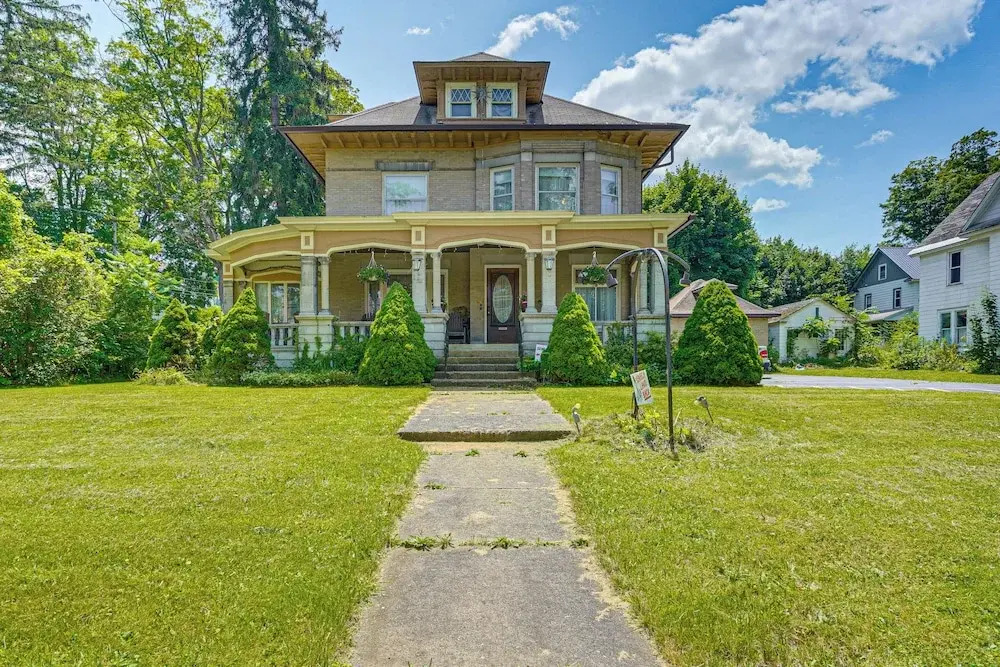 Victorian Home 2 Mi to Seneca Allegany Casino!