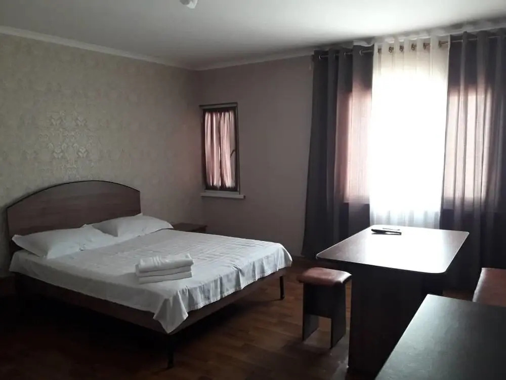 Guest House on ul Yaltinskaya 121 A