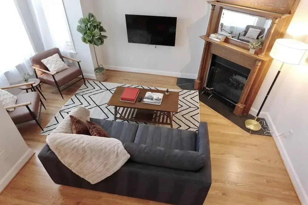Penn & Ten- Spacious Capitol Hill Rowhouse