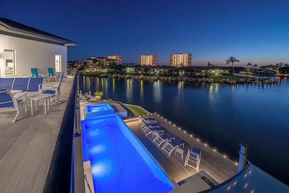 Luxe Home w Heated Infinity Pool on Marco Island