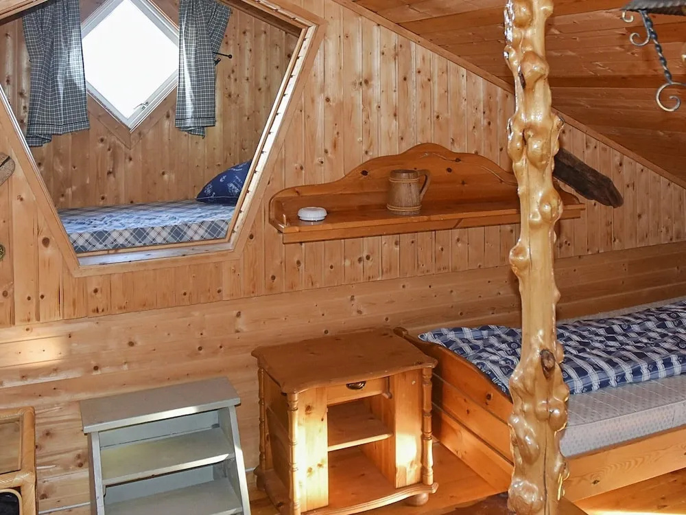 6 person holiday home in Oksvoll