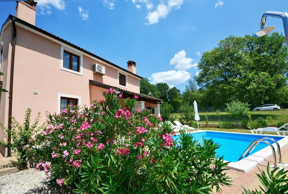 Villa Kmacici 377