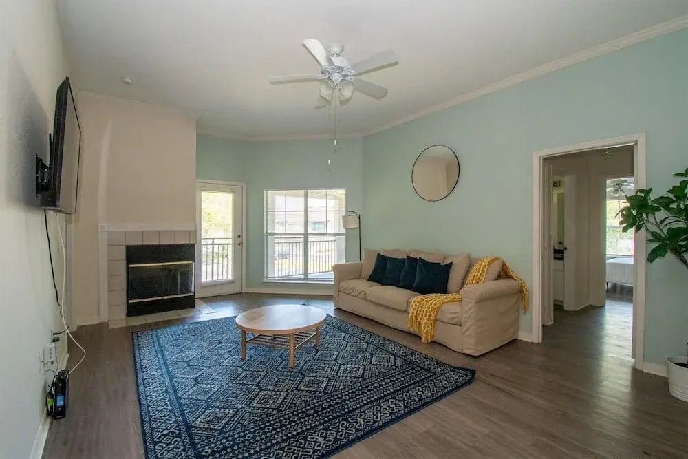 Delightful, Refurbished Apt! Everything you need!