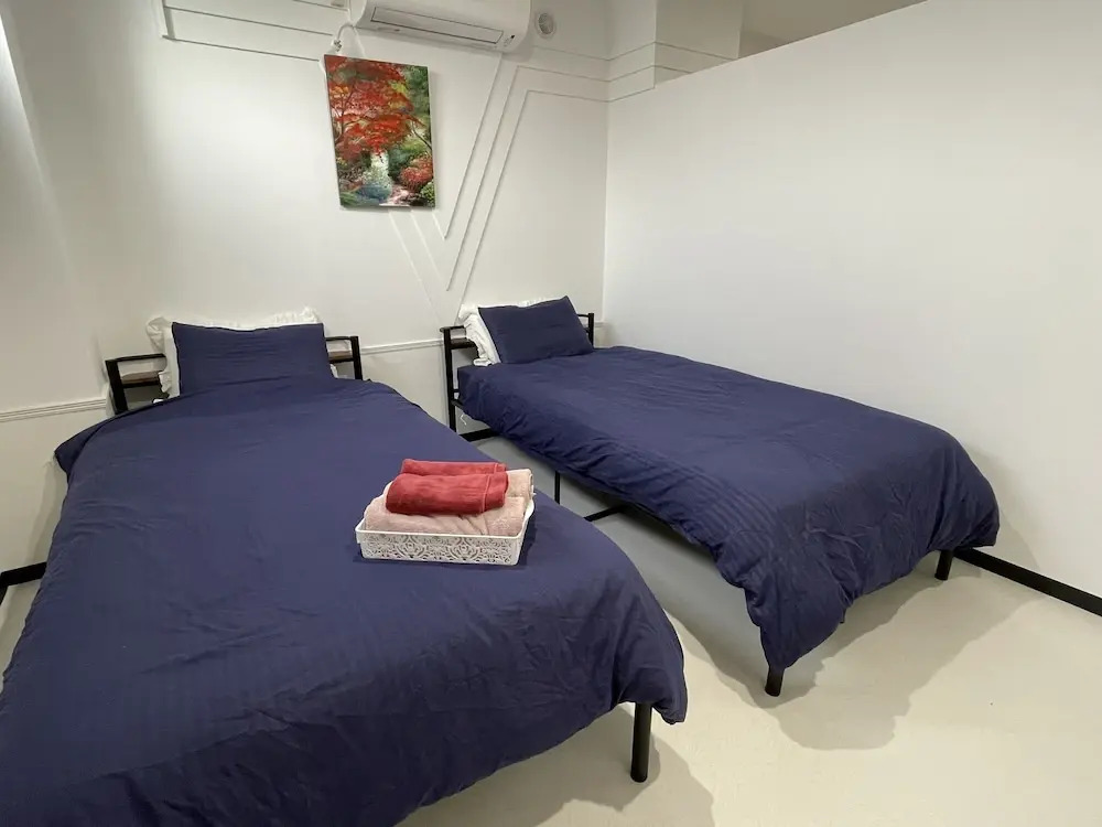 Zenibako House 1F