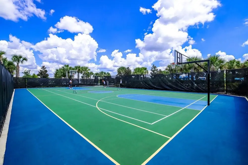 Amazing New TownHome 5 Bdr 4,5 Bath with Pvt Pool and Access to Clubhouse,15min from Disney