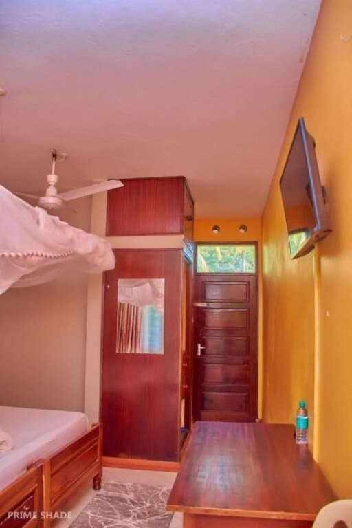 PRIMESHADE GUESTHOUSE