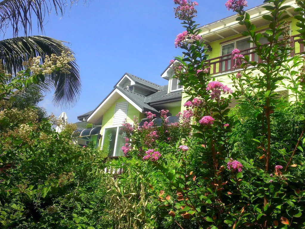 近月旭海莊園民宿