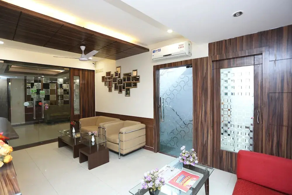 OYO 11577 Hotel Crystal Retreat