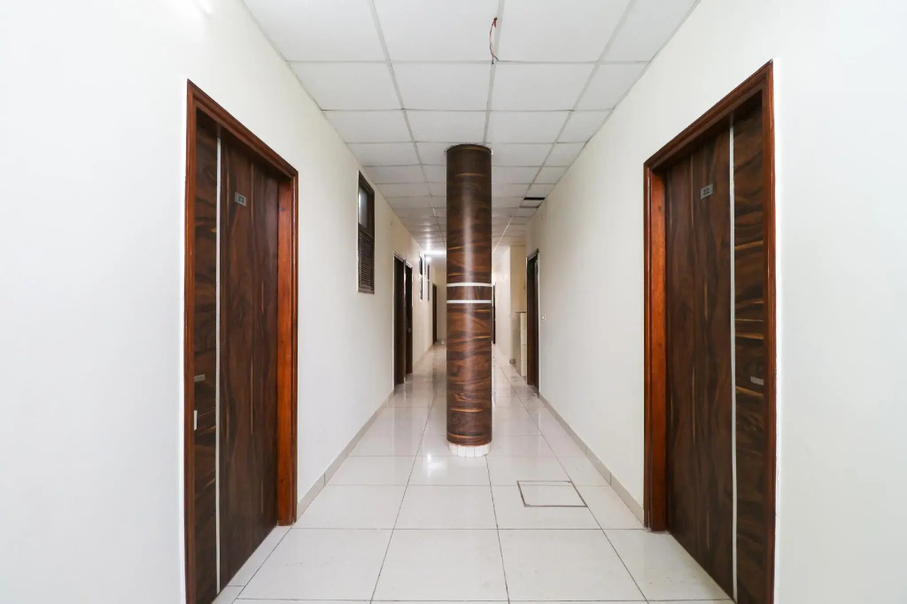 OYO 60858  Hotel RK Inn