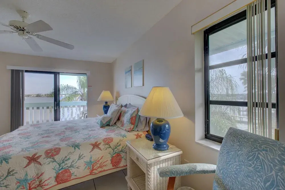 Beach Palms 6B by Anna Maria