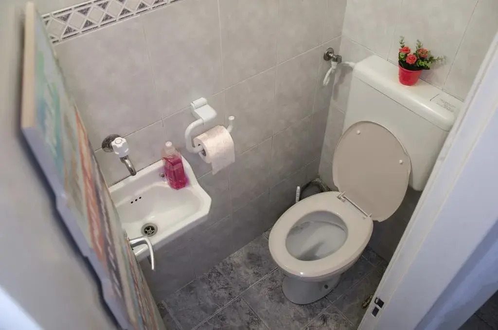 Rob's Hostel