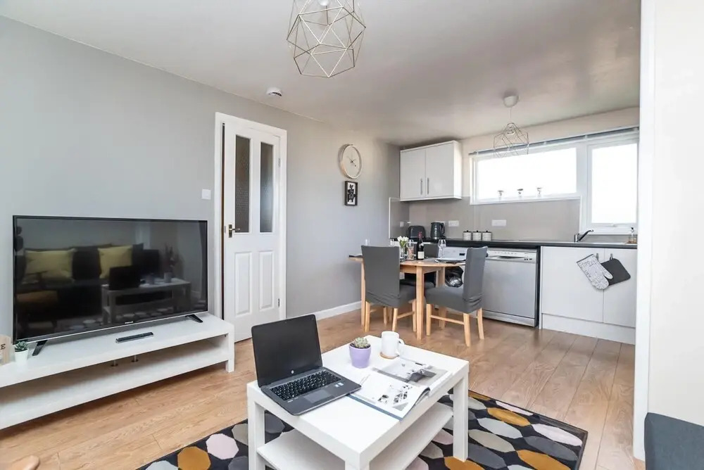 Beautiful 2 bed Apartment (Sleeps 5)