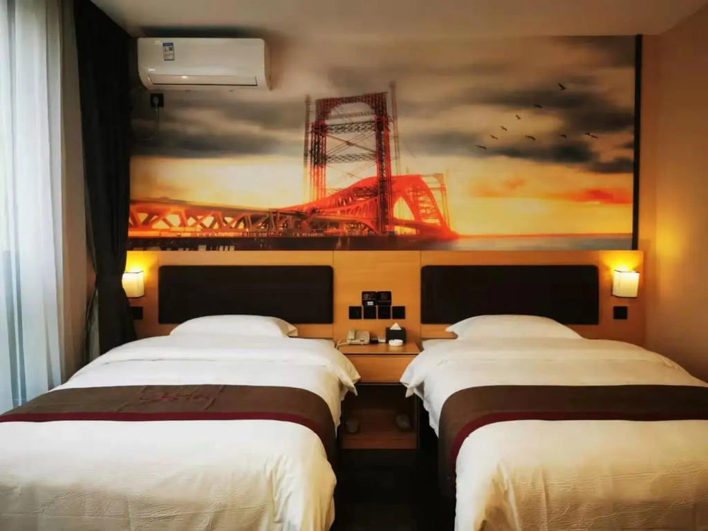 Thank Inn Hotel Shanxi Weinan Huayin City Huashan Scenic Yuquan Road