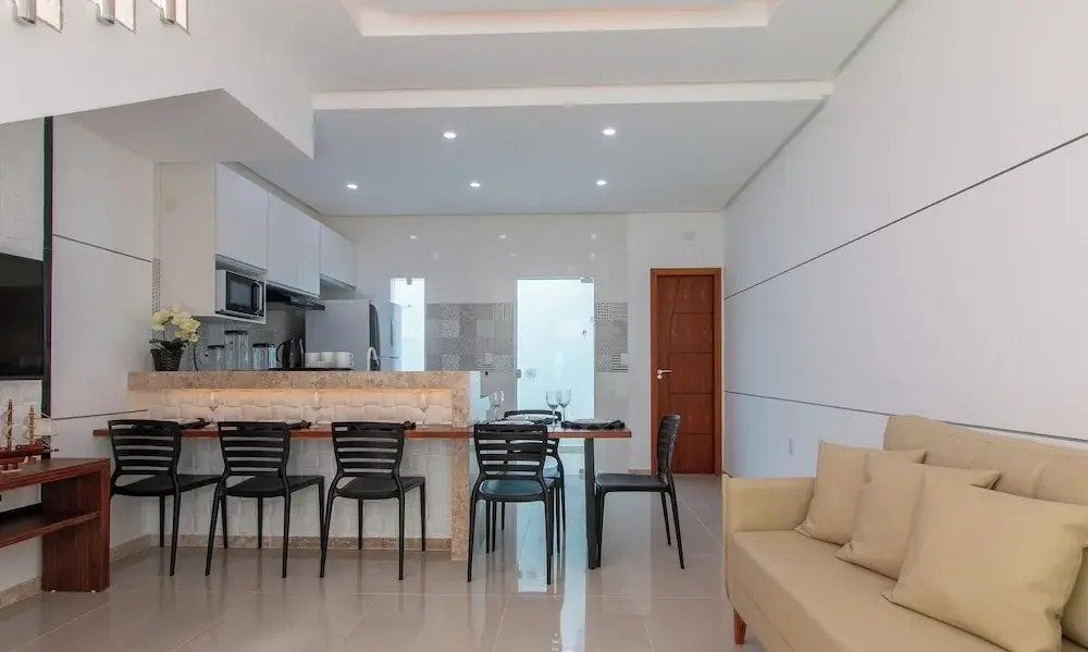 Aptos em Condo. c/ Piscina a 400 m da Praia