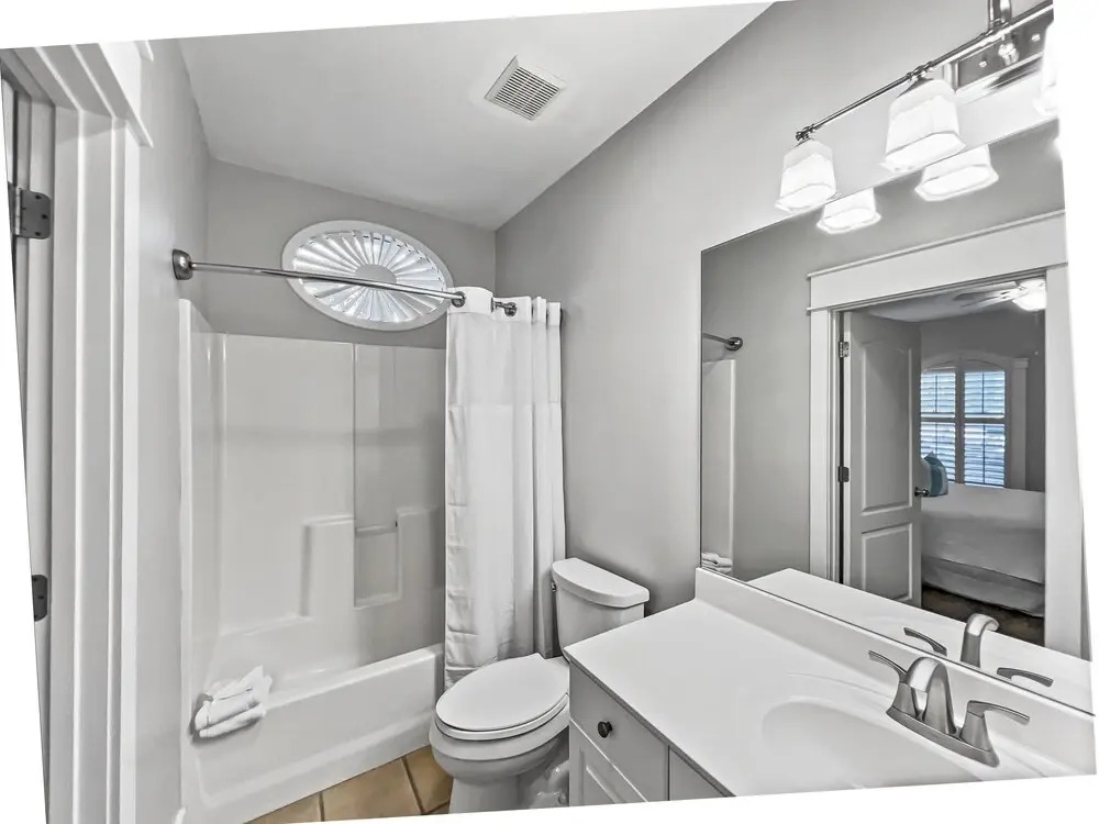 Lagoon Lounge 3 Bedroom Condo by Redawning