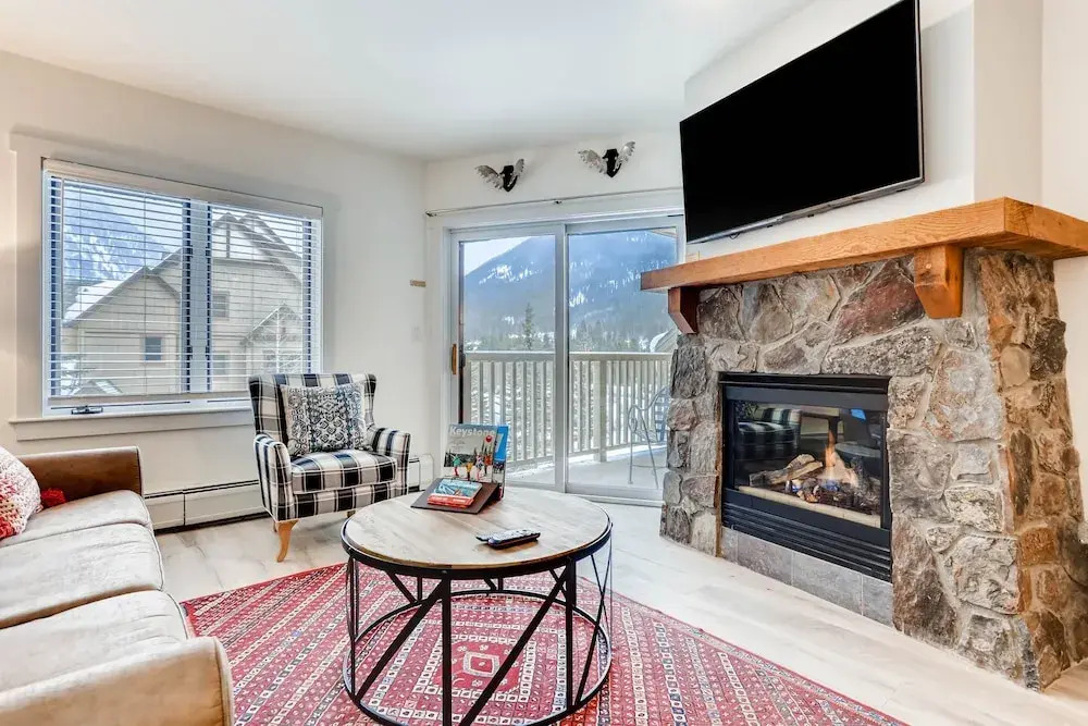 Full Renovated 1br -walk To Gondola & Kids Ski Free 1 Bedroom Condo by RedAwning