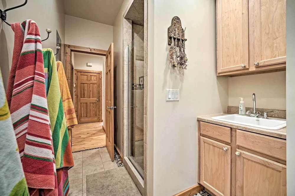 Upscale Family Retreat w/ Fire Pit, Walk to Beach